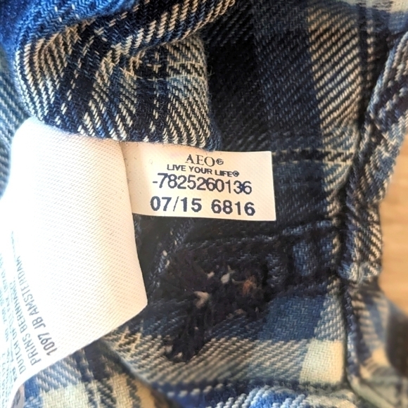 American Eagle Blue Plaid Shirt Boyfriend Fit Size Small - Picture 2 of 7